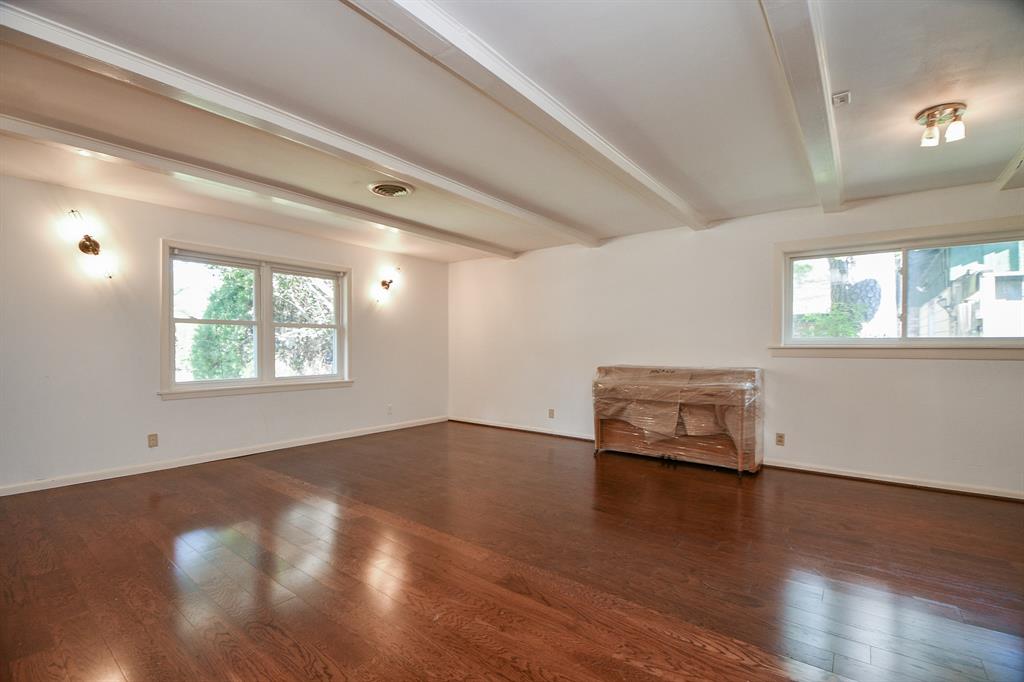 10015 2 Raritan Drive, Houston, Texas 77080, 4 Bedrooms Bedrooms, 13 Rooms Rooms,3 BathroomsBathrooms,Single-family,For Sale,Raritan,63310342