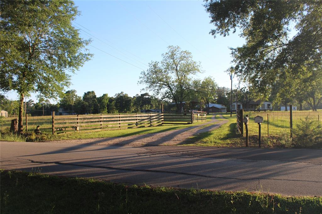 1693 1 Jeffcote Road, Conroe, Texas 77303, 3 Bedrooms Bedrooms, 6 Rooms Rooms,2 BathroomsBathrooms,Country Homes/acreage,For Sale,Jeffcote,7325986