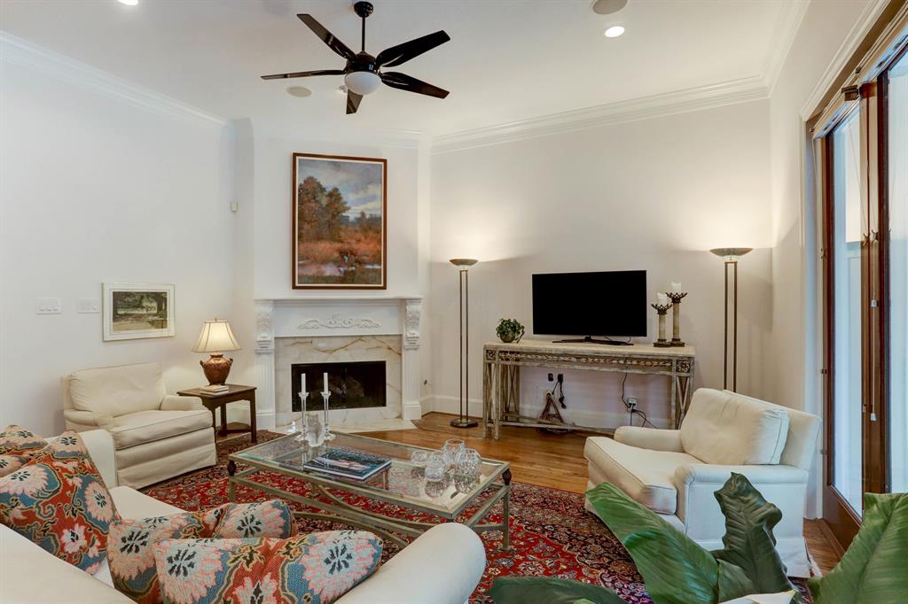 2201 2 Morse Street, Houston, Texas 77019, 3 Bedrooms Bedrooms, 11 Rooms Rooms,3 BathroomsBathrooms,Single-family,For Sale,Morse,75585724