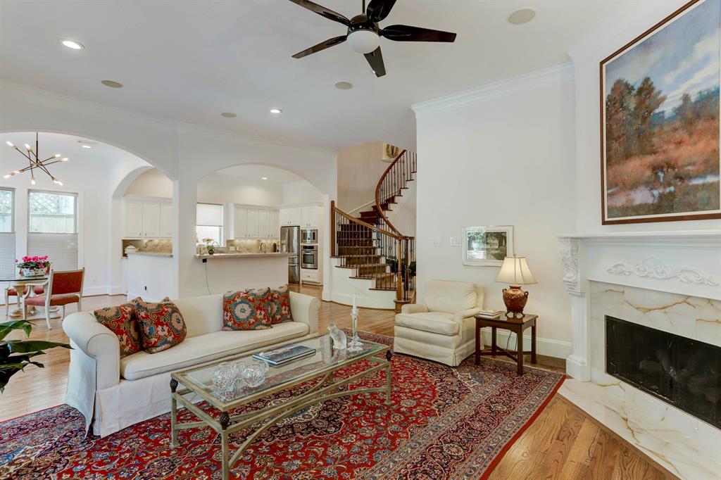 2201 2 Morse Street, Houston, Texas 77019, 3 Bedrooms Bedrooms, 11 Rooms Rooms,3 BathroomsBathrooms,Single-family,For Sale,Morse,75585724