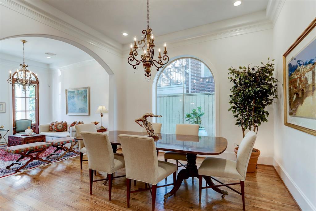 2201 2 Morse Street, Houston, Texas 77019, 3 Bedrooms Bedrooms, 11 Rooms Rooms,3 BathroomsBathrooms,Single-family,For Sale,Morse,75585724