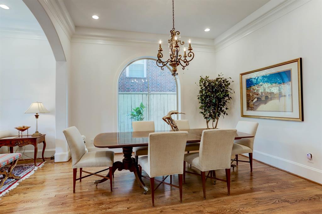2201 2 Morse Street, Houston, Texas 77019, 3 Bedrooms Bedrooms, 11 Rooms Rooms,3 BathroomsBathrooms,Single-family,For Sale,Morse,75585724