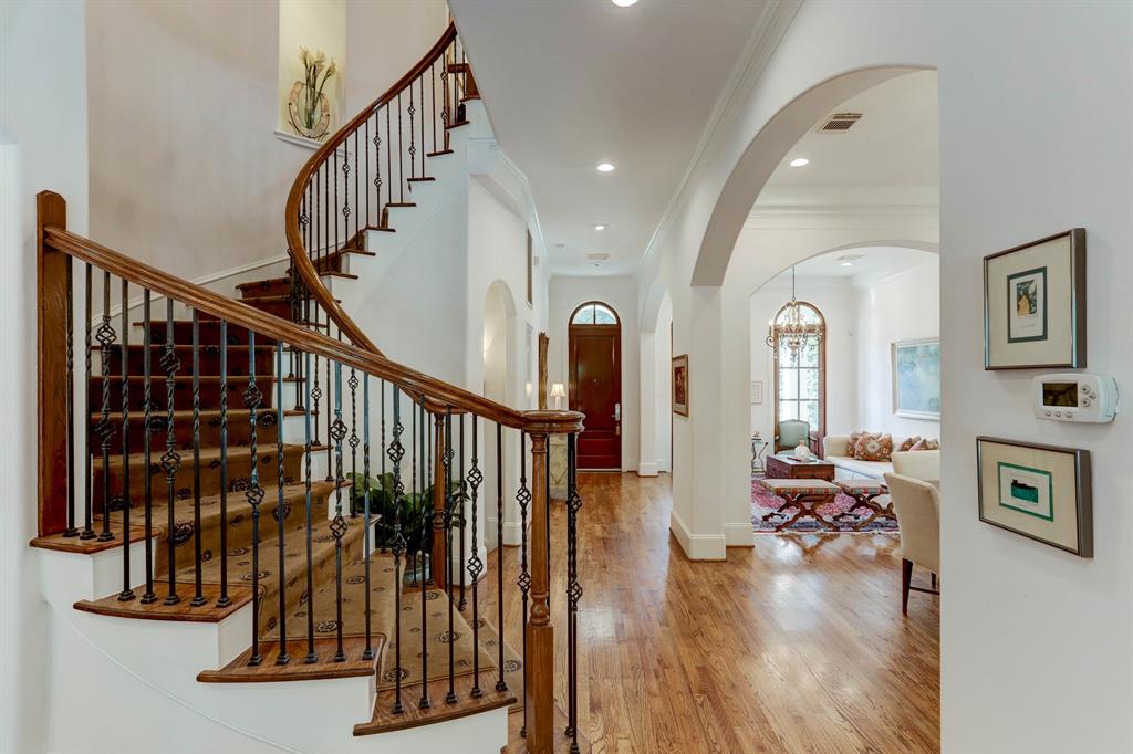 2201 2 Morse Street, Houston, Texas 77019, 3 Bedrooms Bedrooms, 11 Rooms Rooms,3 BathroomsBathrooms,Single-family,For Sale,Morse,75585724