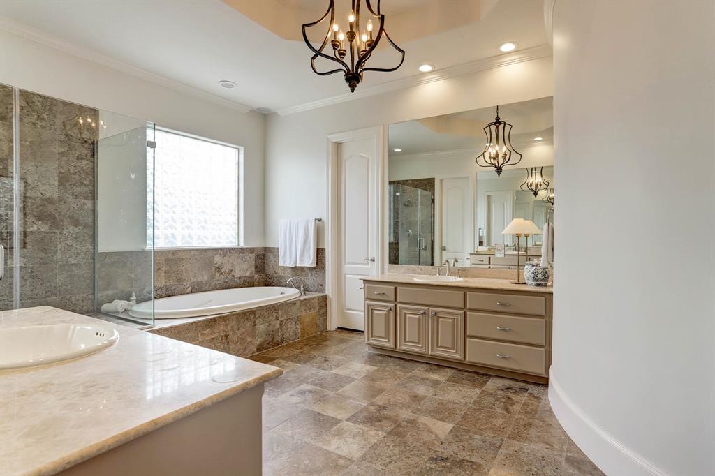 2201 2 Morse Street, Houston, Texas 77019, 3 Bedrooms Bedrooms, 11 Rooms Rooms,3 BathroomsBathrooms,Single-family,For Sale,Morse,75585724