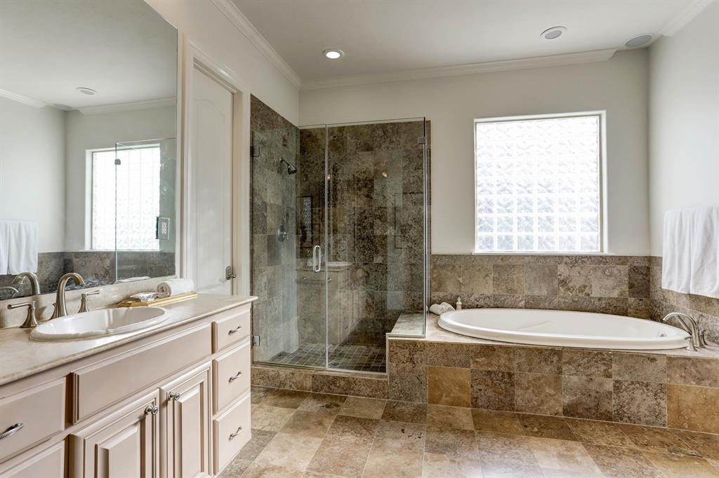 2201 2 Morse Street, Houston, Texas 77019, 3 Bedrooms Bedrooms, 11 Rooms Rooms,3 BathroomsBathrooms,Single-family,For Sale,Morse,75585724