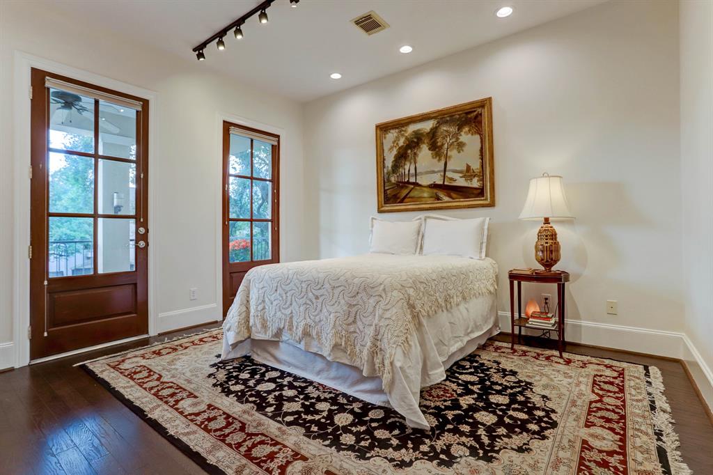 2201 2 Morse Street, Houston, Texas 77019, 3 Bedrooms Bedrooms, 11 Rooms Rooms,3 BathroomsBathrooms,Single-family,For Sale,Morse,75585724