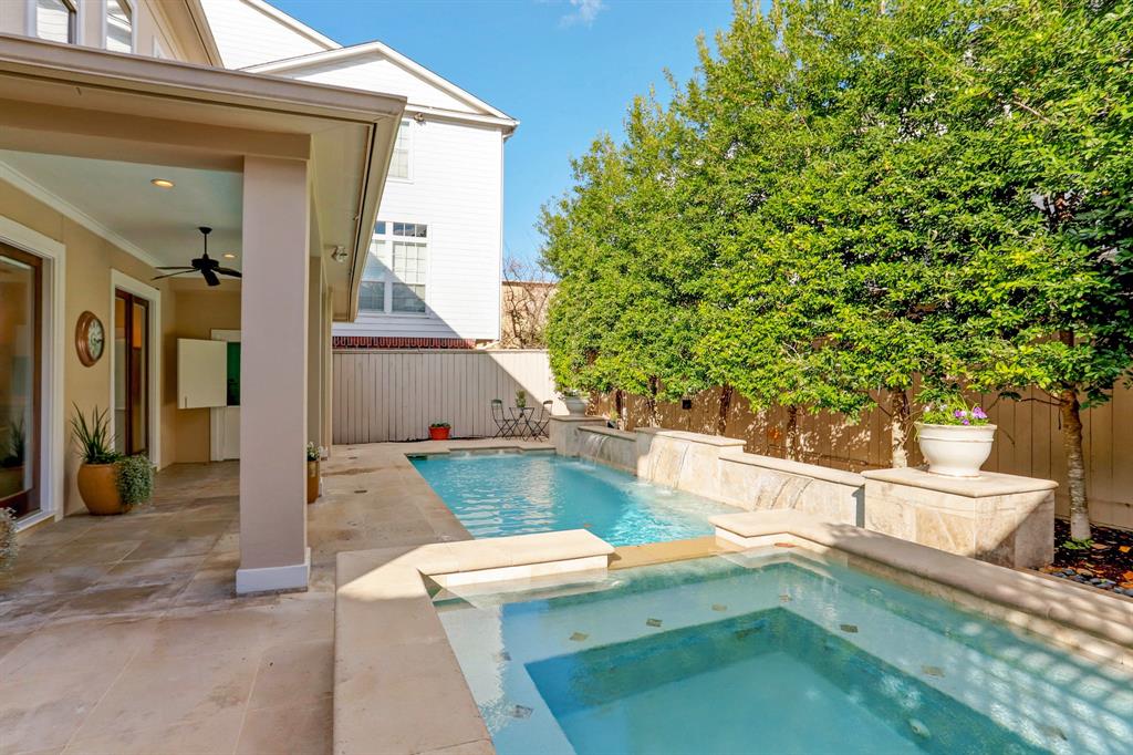 2201 2 Morse Street, Houston, Texas 77019, 3 Bedrooms Bedrooms, 11 Rooms Rooms,3 BathroomsBathrooms,Single-family,For Sale,Morse,75585724