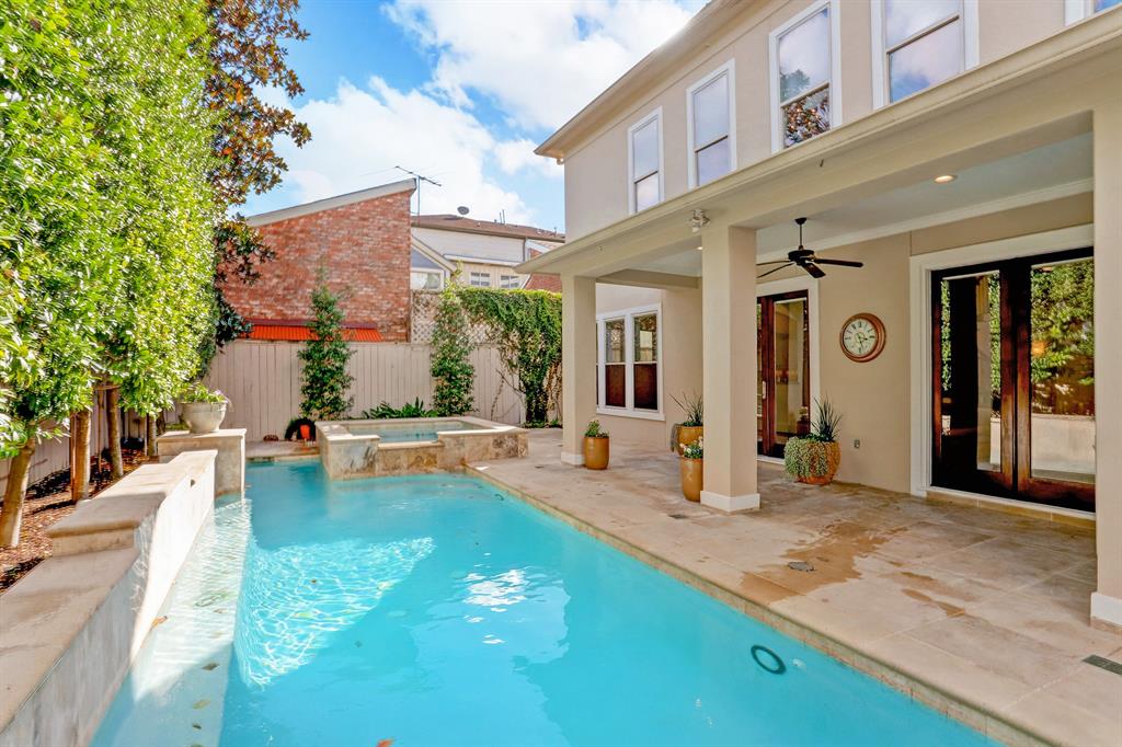 2201 2 Morse Street, Houston, Texas 77019, 3 Bedrooms Bedrooms, 11 Rooms Rooms,3 BathroomsBathrooms,Single-family,For Sale,Morse,75585724