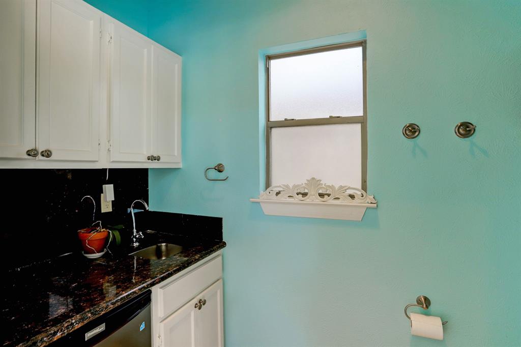 2201 2 Morse Street, Houston, Texas 77019, 3 Bedrooms Bedrooms, 11 Rooms Rooms,3 BathroomsBathrooms,Single-family,For Sale,Morse,75585724