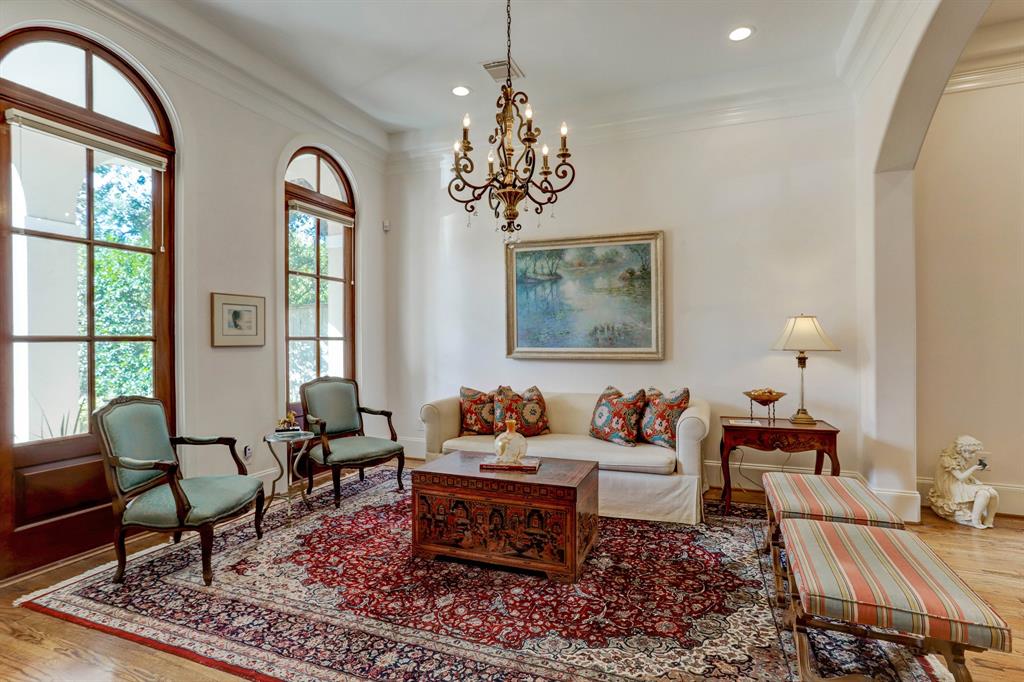 2201 2 Morse Street, Houston, Texas 77019, 3 Bedrooms Bedrooms, 11 Rooms Rooms,3 BathroomsBathrooms,Single-family,For Sale,Morse,75585724