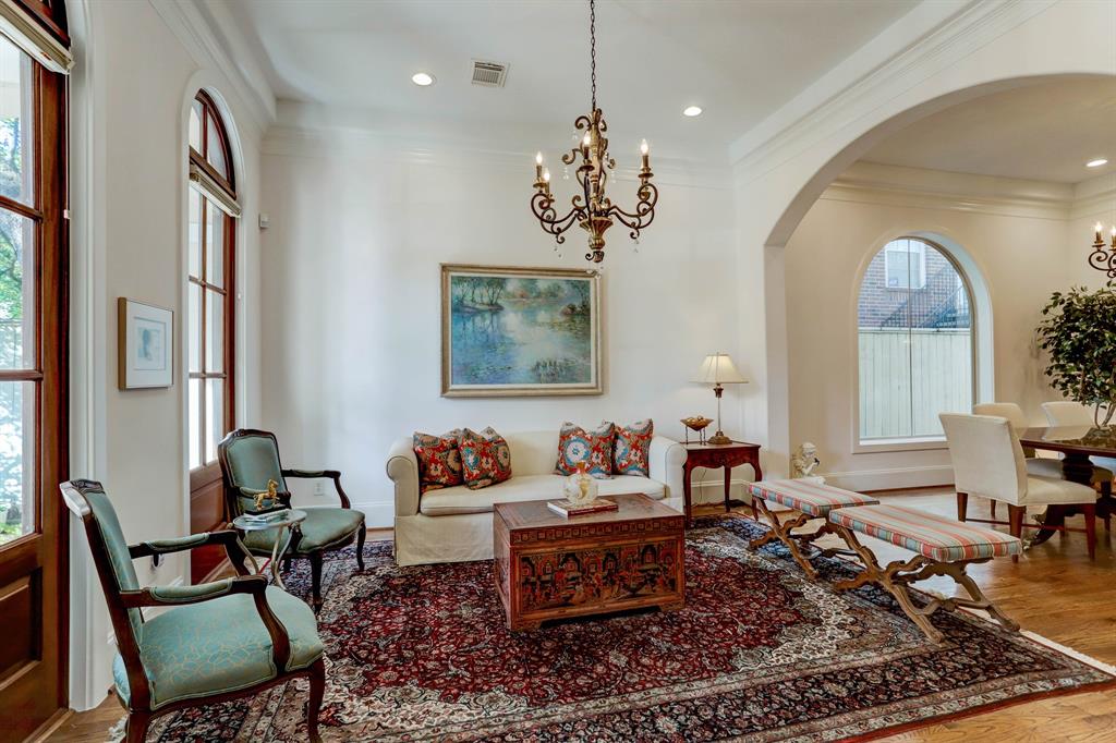 2201 2 Morse Street, Houston, Texas 77019, 3 Bedrooms Bedrooms, 11 Rooms Rooms,3 BathroomsBathrooms,Single-family,For Sale,Morse,75585724