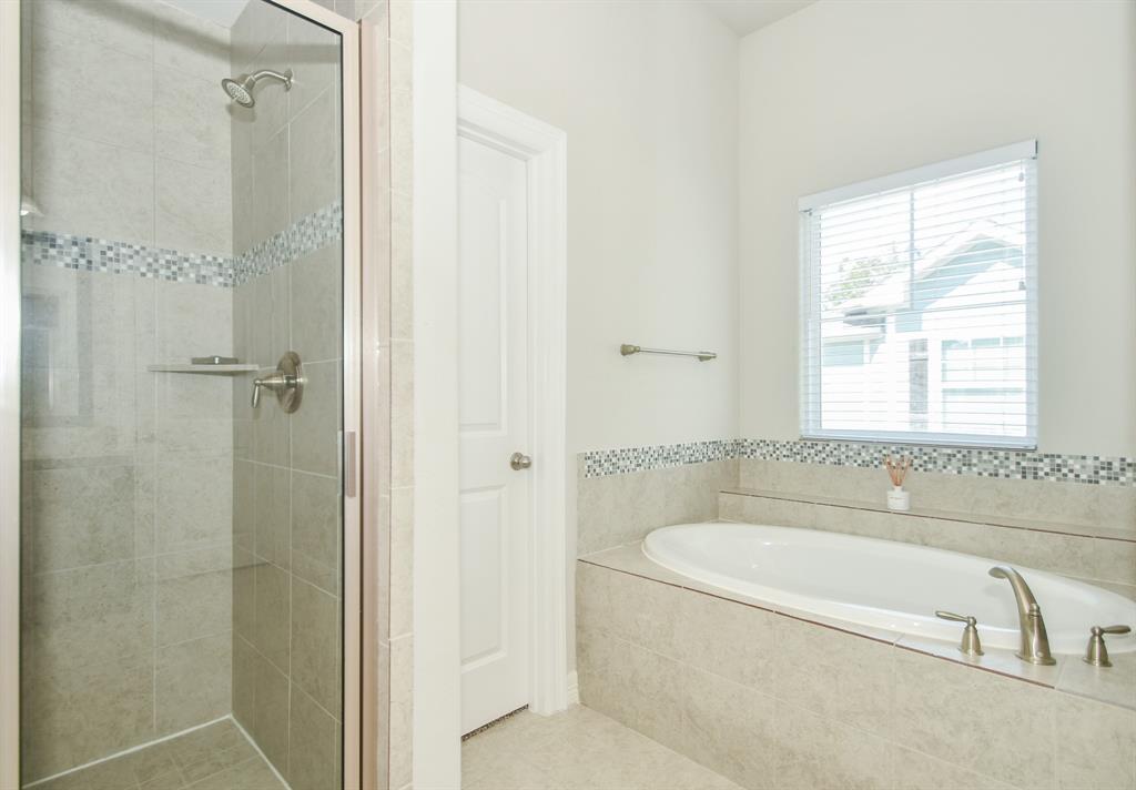 4815 2 Hardy Street, Houston, Texas 77009, 3 Bedrooms Bedrooms, 5 Rooms Rooms,2 BathroomsBathrooms,Single-family,For Sale,Hardy,61119620