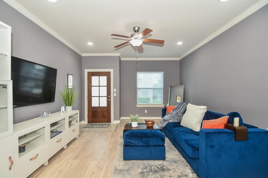 4815 2 Hardy Street, Houston, Texas 77009, 3 Bedrooms Bedrooms, 5 Rooms Rooms,2 BathroomsBathrooms,Single-family,For Sale,Hardy,61119620