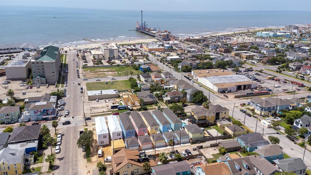 2308 2 Bernardo de Galvez Street, Galveston, Texas 77550, 4 Bedrooms Bedrooms, 8 Rooms Rooms,3 BathroomsBathrooms,Single-family,For Sale,Bernardo de Galvez,54651222