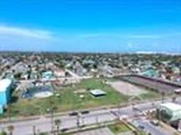 2308 2 Bernardo de Galvez Street, Galveston, Texas 77550, 4 Bedrooms Bedrooms, 8 Rooms Rooms,3 BathroomsBathrooms,Single-family,For Sale,Bernardo de Galvez,54651222