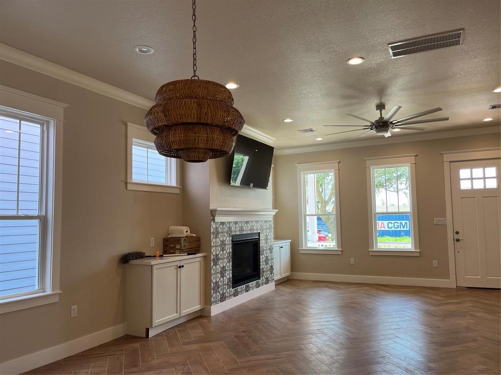 2308 2 Bernardo de Galvez Street, Galveston, Texas 77550, 4 Bedrooms Bedrooms, 8 Rooms Rooms,3 BathroomsBathrooms,Single-family,For Sale,Bernardo de Galvez,54651222
