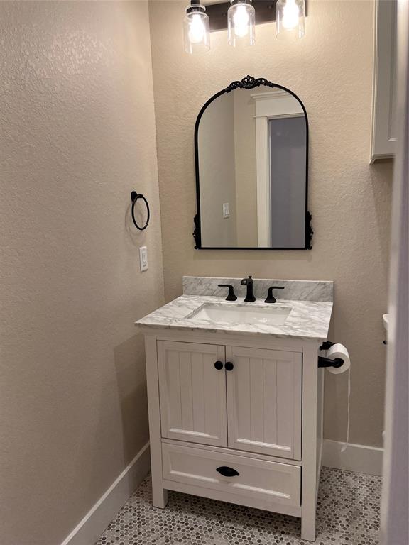 2308 2 Bernardo de Galvez Street, Galveston, Texas 77550, 4 Bedrooms Bedrooms, 8 Rooms Rooms,3 BathroomsBathrooms,Single-family,For Sale,Bernardo de Galvez,54651222