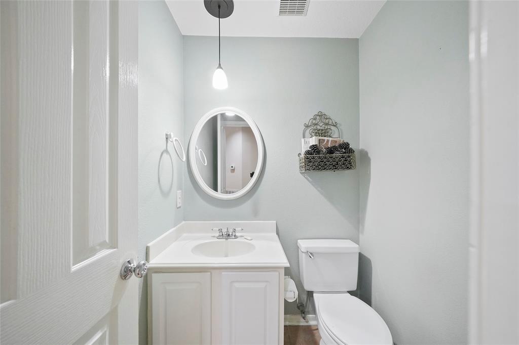 19 2 Owls Cove Place, The Woodlands, Texas 77382, 4 Bedrooms Bedrooms, 10 Rooms Rooms,2 BathroomsBathrooms,Single-family,For Sale,Owls Cove,70498277