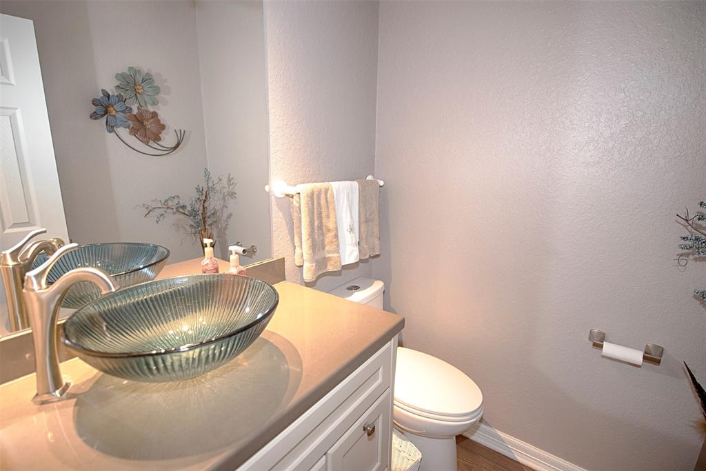 301 2 Lakeview Circle, Friendswood, Texas 77546, 5 Bedrooms Bedrooms, 10 Rooms Rooms,3 BathroomsBathrooms,Single-family,For Sale,Lakeview,80024543