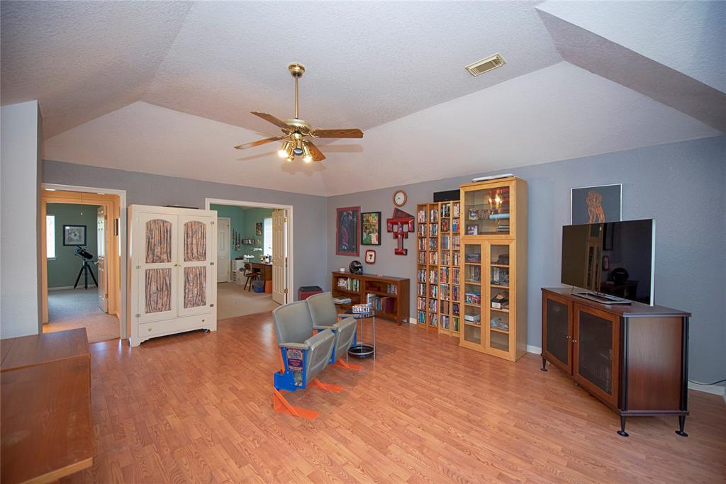 301 2 Lakeview Circle, Friendswood, Texas 77546, 5 Bedrooms Bedrooms, 10 Rooms Rooms,3 BathroomsBathrooms,Single-family,For Sale,Lakeview,80024543