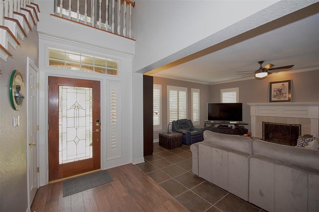 301 2 Lakeview Circle, Friendswood, Texas 77546, 5 Bedrooms Bedrooms, 10 Rooms Rooms,3 BathroomsBathrooms,Single-family,For Sale,Lakeview,80024543