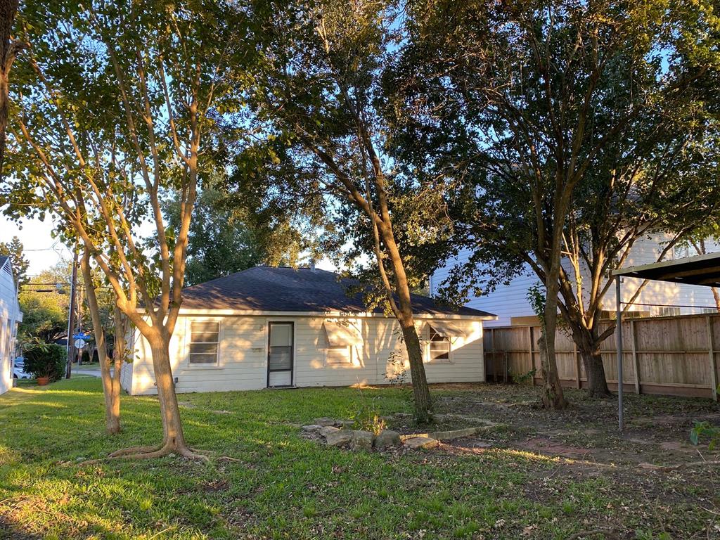 5728 1 Community Drive, Houston, Texas 77005, 2 Bedrooms Bedrooms, 6 Rooms Rooms,1 BathroomBathrooms,Single-family,For Sale,Community,25877904