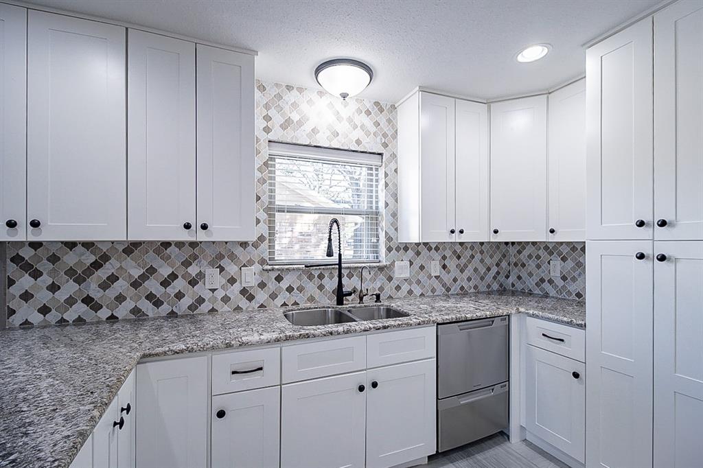 1710 1.5 Ashford Hollow Lane, Houston, Texas 77077, 4 Bedrooms Bedrooms, 4 Rooms Rooms,2 BathroomsBathrooms,Single-family,For Sale,Ashford Hollow,75144138