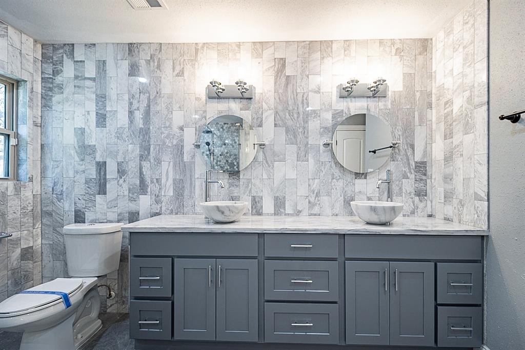 1710 1.5 Ashford Hollow Lane, Houston, Texas 77077, 4 Bedrooms Bedrooms, 4 Rooms Rooms,2 BathroomsBathrooms,Single-family,For Sale,Ashford Hollow,75144138