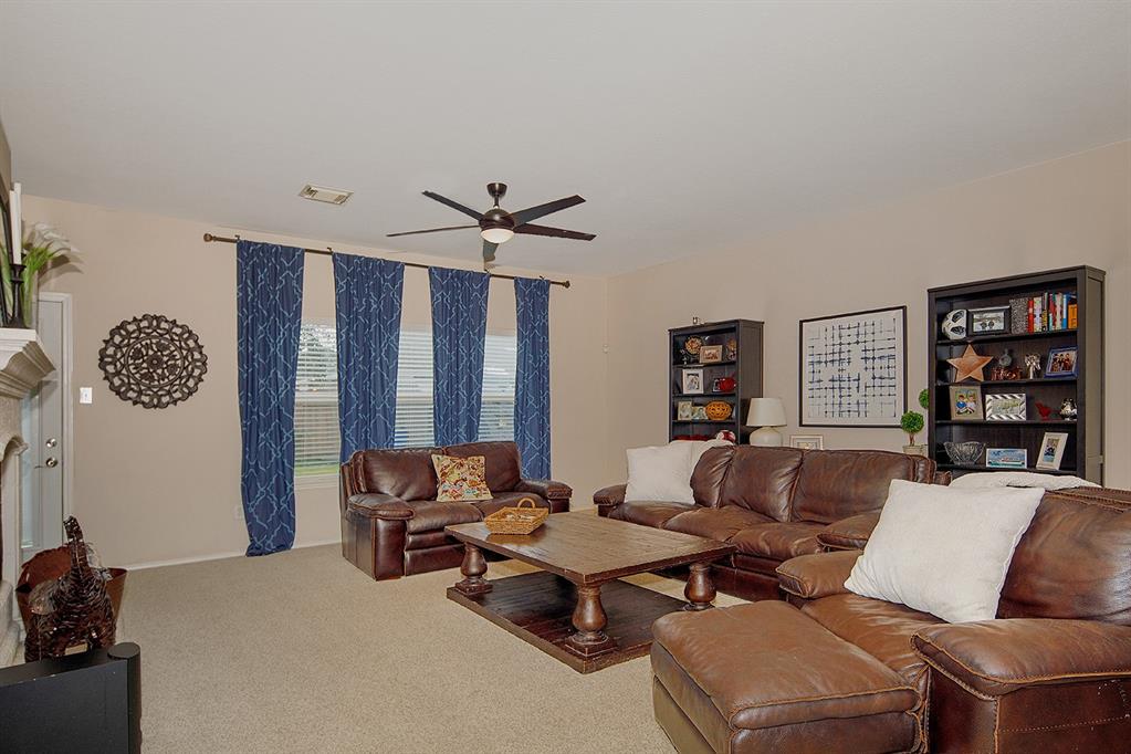 30210 2 Emerson Creek Drive, Spring, Texas 77386, 4 Bedrooms Bedrooms, 8 Rooms Rooms,2 BathroomsBathrooms,Single-family,For Sale,Emerson Creek,55198610