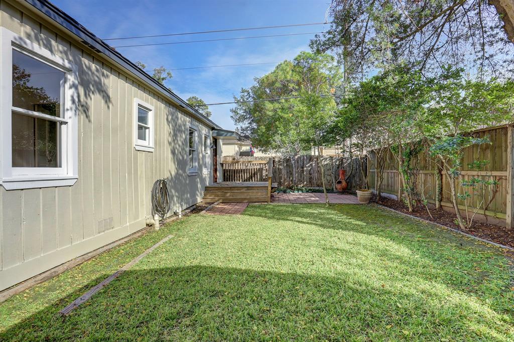 4001 1 Byron, Houston, Texas 77005, 3 Bedrooms Bedrooms, 7 Rooms Rooms,2 BathroomsBathrooms,Single-family,For Sale,Byron,9701184