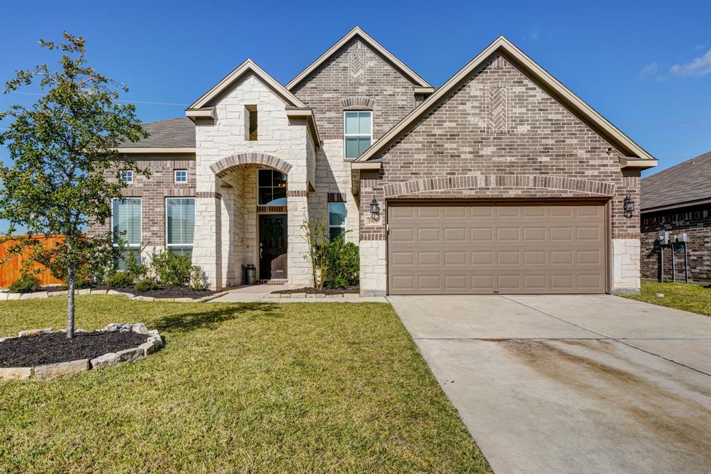 1906 2 Walnut Green Circle, Rosenberg, Texas 77471, 5 Bedrooms Bedrooms, 12 Rooms Rooms,3 BathroomsBathrooms,Single-family,For Sale,Walnut Green,21559884