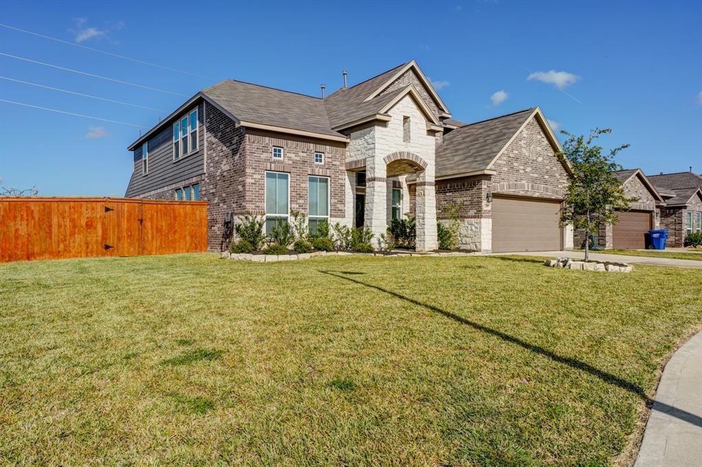 1906 2 Walnut Green Circle, Rosenberg, Texas 77471, 5 Bedrooms Bedrooms, 12 Rooms Rooms,3 BathroomsBathrooms,Single-family,For Sale,Walnut Green,21559884