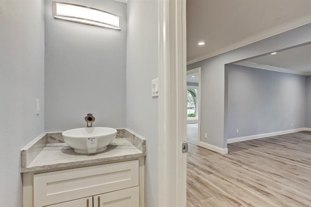 5030 1 Jason Street, Houston, Texas 77096, 4 Bedrooms Bedrooms, 8 Rooms Rooms,2 BathroomsBathrooms,Single-family,For Sale,Jason,73809410