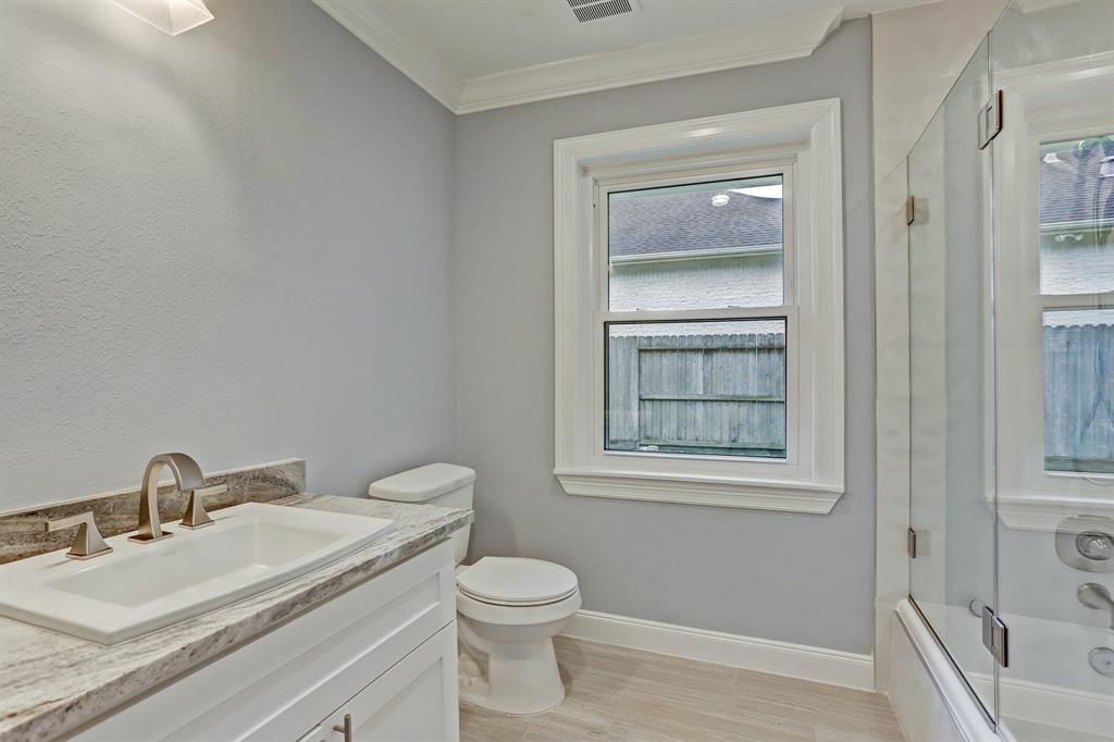 5030 1 Jason Street, Houston, Texas 77096, 4 Bedrooms Bedrooms, 8 Rooms Rooms,2 BathroomsBathrooms,Single-family,For Sale,Jason,73809410