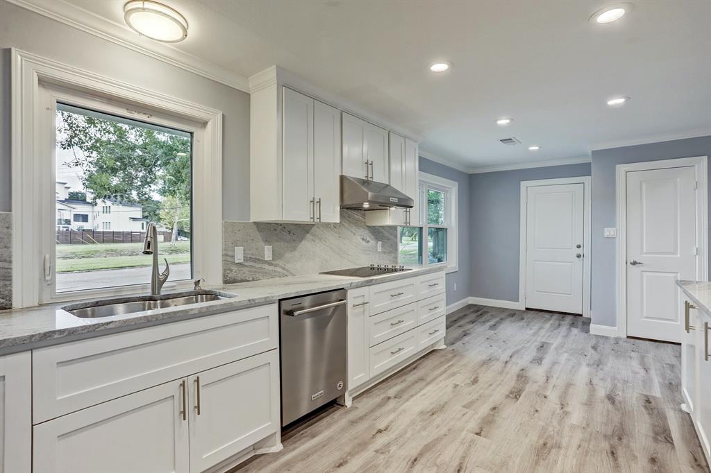 5030 1 Jason Street, Houston, Texas 77096, 4 Bedrooms Bedrooms, 8 Rooms Rooms,2 BathroomsBathrooms,Single-family,For Sale,Jason,73809410
