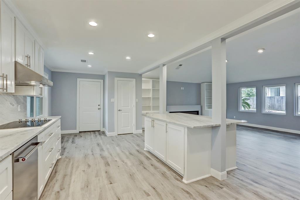 5030 1 Jason Street, Houston, Texas 77096, 4 Bedrooms Bedrooms, 8 Rooms Rooms,2 BathroomsBathrooms,Single-family,For Sale,Jason,73809410