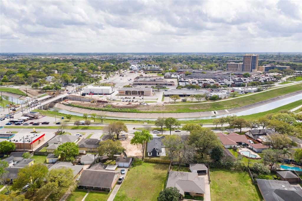 4030 1 Braeswood Boulevard, Houston, Texas 77025, 3 Bedrooms Bedrooms, 6 Rooms Rooms,2 BathroomsBathrooms,Single-family,For Sale,Braeswood,13738685