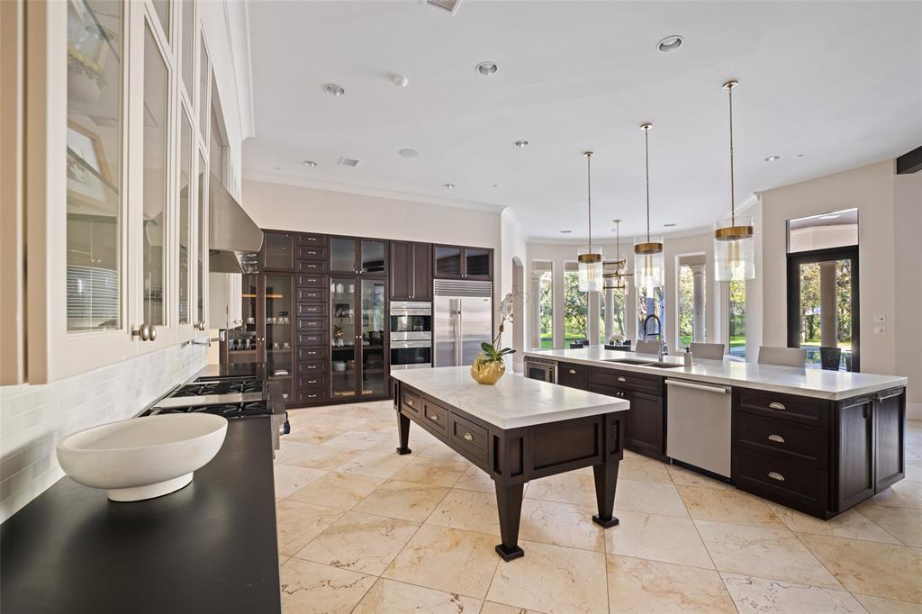 3 2 Liberty Bell Circle, Bunker Hill Village, Texas 77024, 5 Bedrooms Bedrooms, 14 Rooms Rooms,7 BathroomsBathrooms,Single-family,For Sale,Liberty Bell,65268581