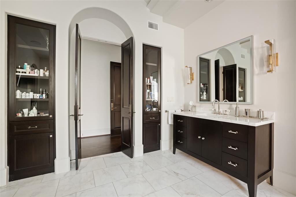 3 2 Liberty Bell Circle, Bunker Hill Village, Texas 77024, 5 Bedrooms Bedrooms, 14 Rooms Rooms,7 BathroomsBathrooms,Single-family,For Sale,Liberty Bell,65268581