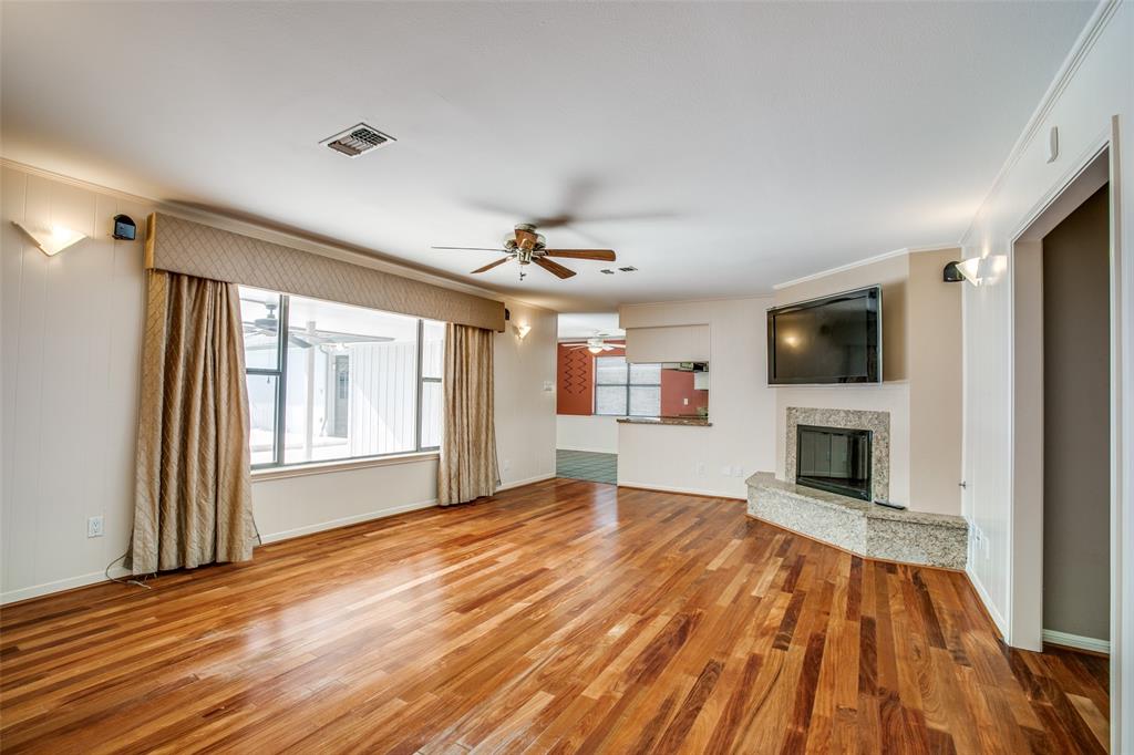 9819 1.5 Emnora Lane, Houston, Texas 77080, 4 Bedrooms Bedrooms, 13 Rooms Rooms,3 BathroomsBathrooms,Single-family,For Sale,Emnora,72541531