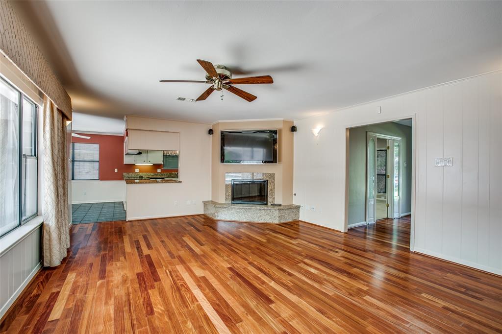 9819 1.5 Emnora Lane, Houston, Texas 77080, 4 Bedrooms Bedrooms, 13 Rooms Rooms,3 BathroomsBathrooms,Single-family,For Sale,Emnora,72541531