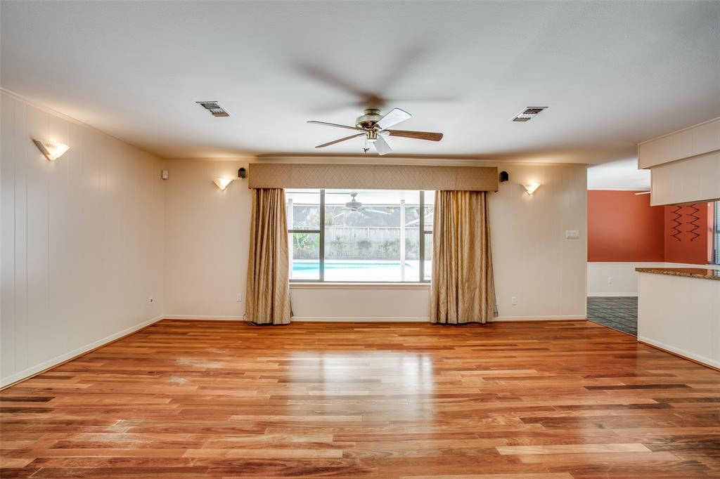 9819 1.5 Emnora Lane, Houston, Texas 77080, 4 Bedrooms Bedrooms, 13 Rooms Rooms,3 BathroomsBathrooms,Single-family,For Sale,Emnora,72541531