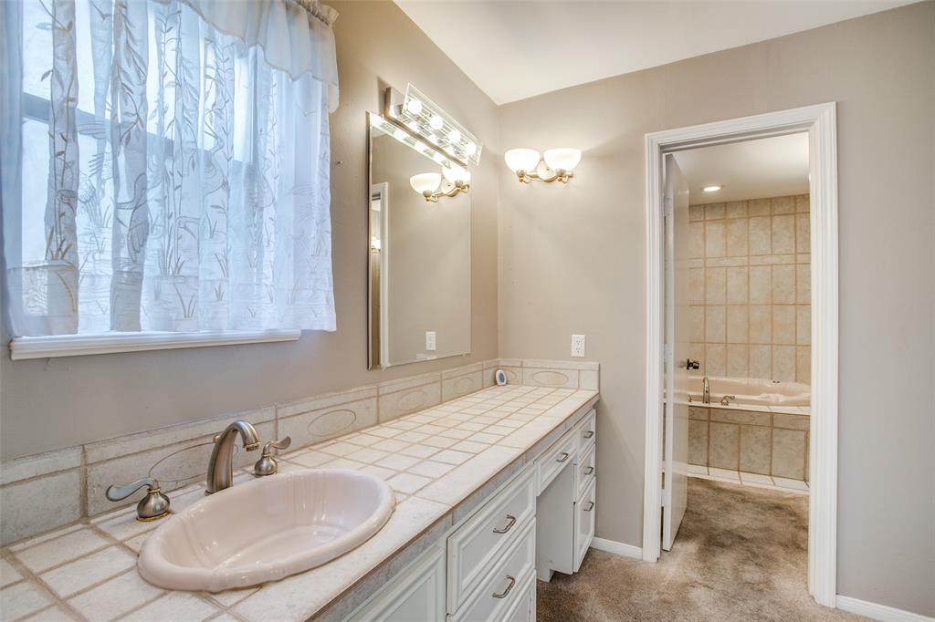 9819 1.5 Emnora Lane, Houston, Texas 77080, 4 Bedrooms Bedrooms, 13 Rooms Rooms,3 BathroomsBathrooms,Single-family,For Sale,Emnora,72541531