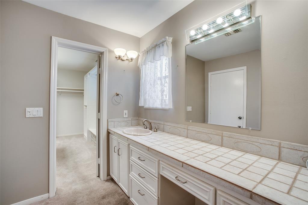9819 1.5 Emnora Lane, Houston, Texas 77080, 4 Bedrooms Bedrooms, 13 Rooms Rooms,3 BathroomsBathrooms,Single-family,For Sale,Emnora,72541531