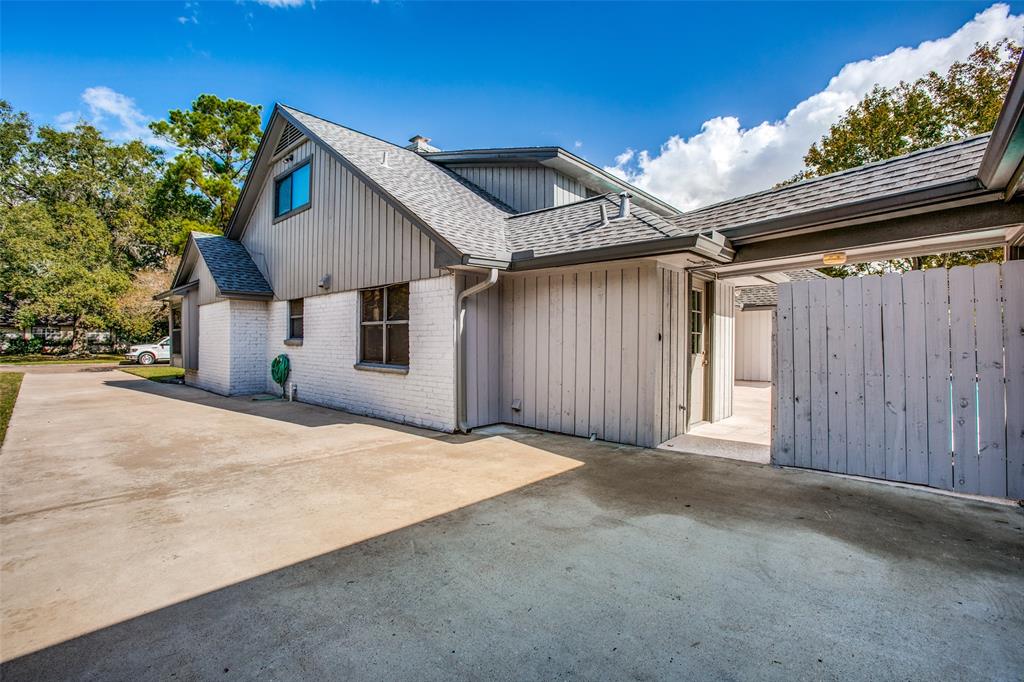 9819 1.5 Emnora Lane, Houston, Texas 77080, 4 Bedrooms Bedrooms, 13 Rooms Rooms,3 BathroomsBathrooms,Single-family,For Sale,Emnora,72541531