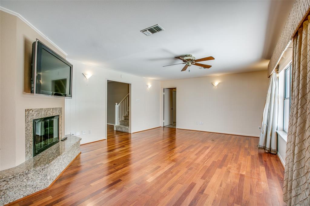 9819 1.5 Emnora Lane, Houston, Texas 77080, 4 Bedrooms Bedrooms, 13 Rooms Rooms,3 BathroomsBathrooms,Single-family,For Sale,Emnora,72541531