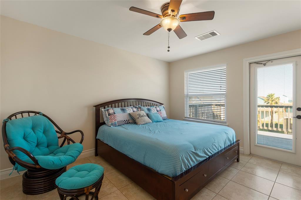12923 2 Buccaneer Parkway, Freeport, Texas 77541, 3 Bedrooms Bedrooms, 5 Rooms Rooms,2 BathroomsBathrooms,Single-family,For Sale,Buccaneer,57108857