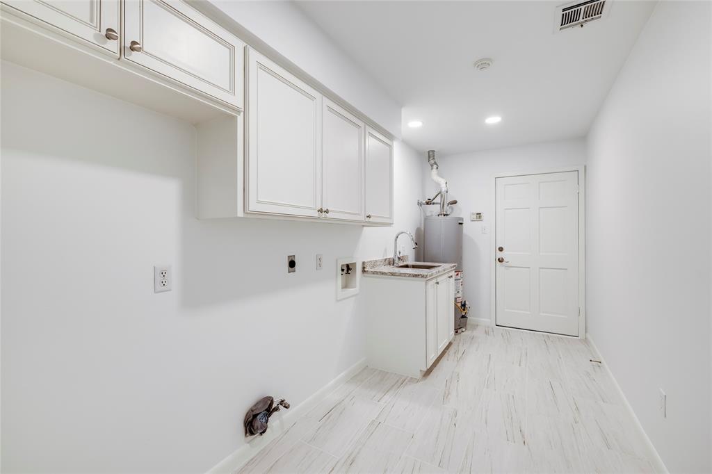 15734 1 Whitewater Lane, Houston, Texas 77079, 3 Bedrooms Bedrooms, 8 Rooms Rooms,2 BathroomsBathrooms,Single-family,For Sale,Whitewater,51620879