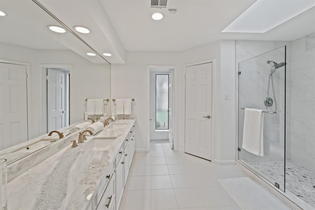 15734 1 Whitewater Lane, Houston, Texas 77079, 3 Bedrooms Bedrooms, 8 Rooms Rooms,2 BathroomsBathrooms,Single-family,For Sale,Whitewater,51620879