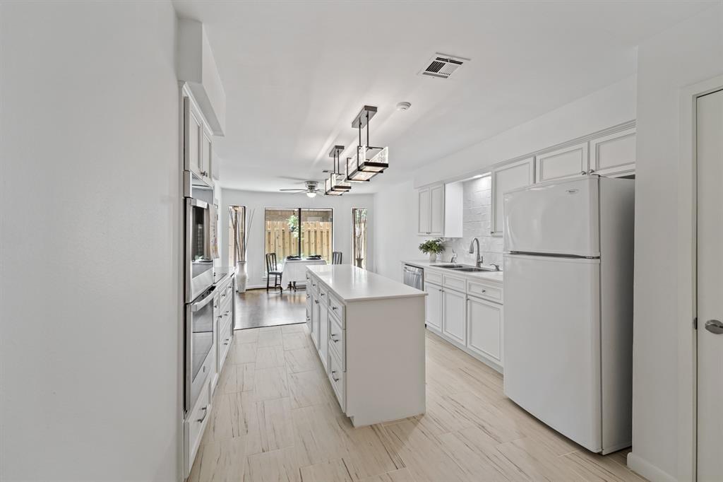 15734 1 Whitewater Lane, Houston, Texas 77079, 3 Bedrooms Bedrooms, 8 Rooms Rooms,2 BathroomsBathrooms,Single-family,For Sale,Whitewater,51620879